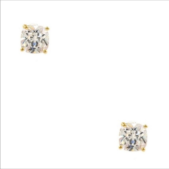 ⭐️LAST ONE!⭐️ Gorgeous Clear Cubic Zirconium Studs - Picture 6 of 7